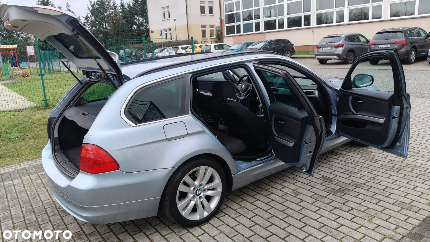 BMW Seria 3 318i Touring Edition Lifestyle - 16