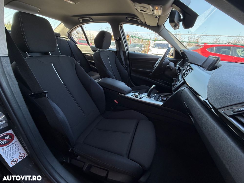 BMW Seria 3 320d xDrive - 11