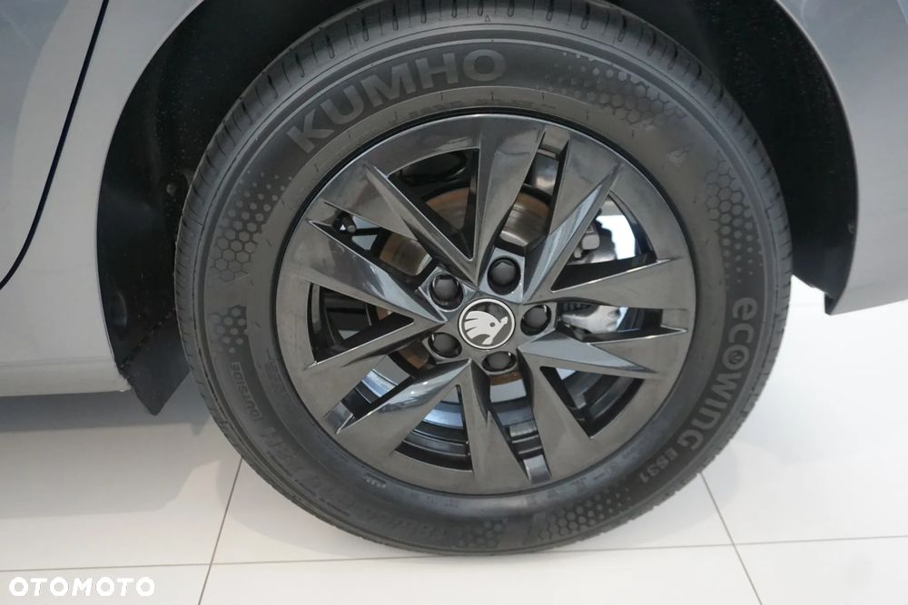 Skoda Fabia 1.0 TSI Drive DSG - 12