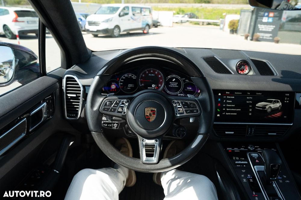Porsche Cayenne Turbo - 9