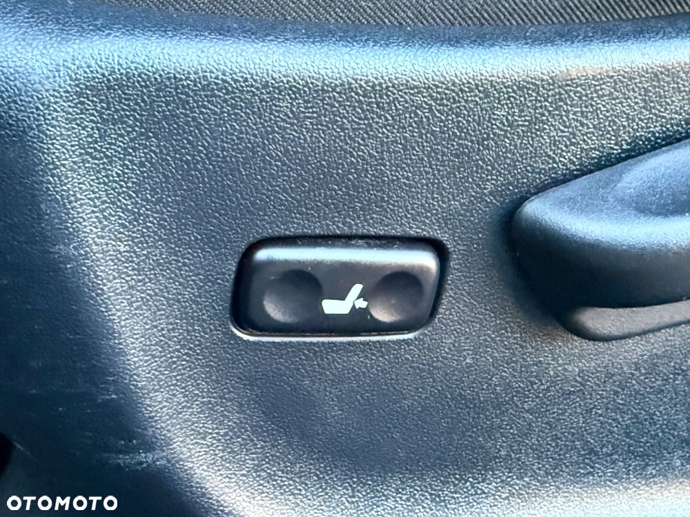 Toyota Avensis 2.0 D-4D Platinium - 31