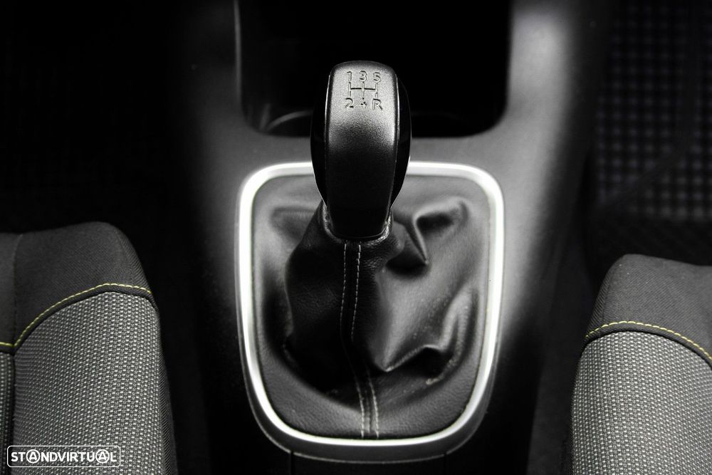 Citroën C3 1.2 PureTech C-Series - 18