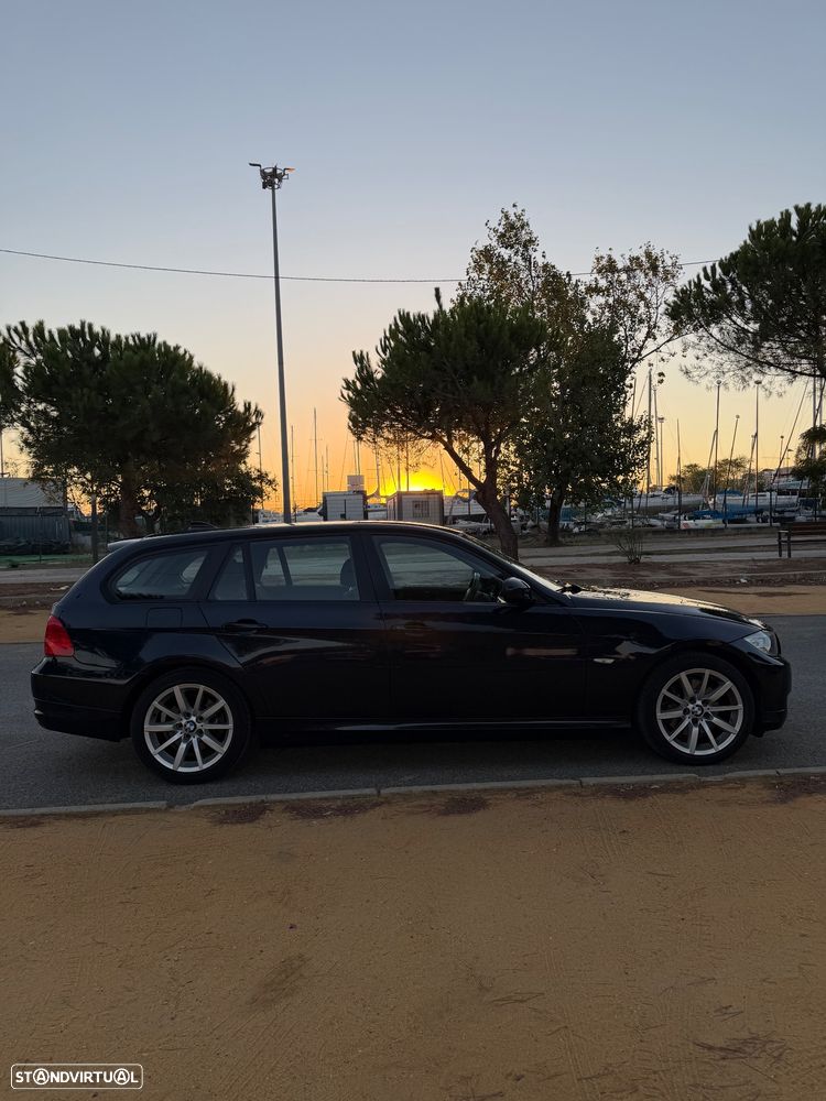 BMW 318 d Navigation Sport — fotografia 7