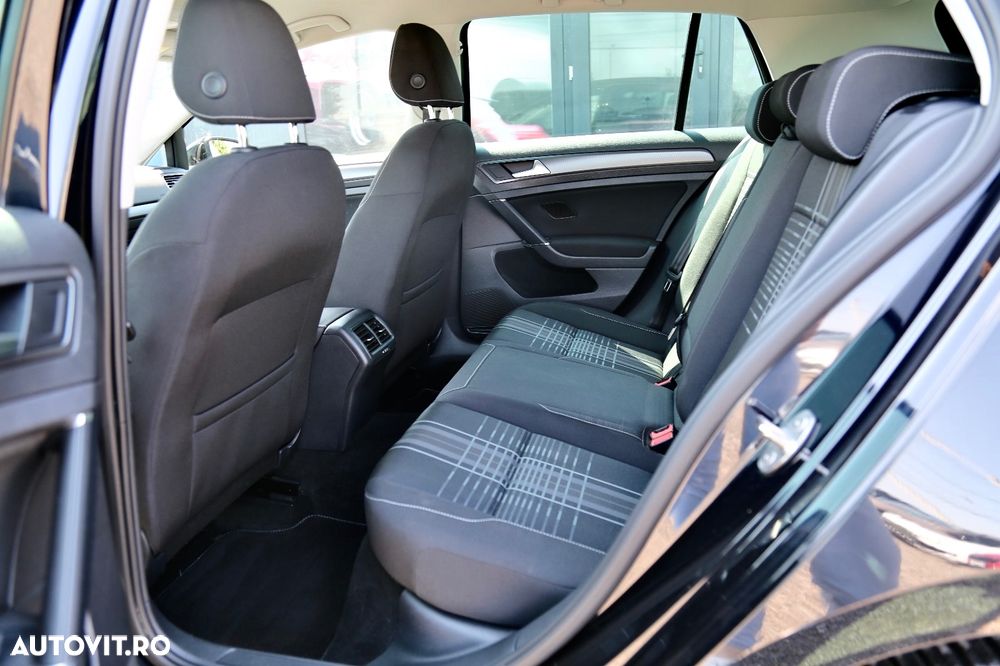 Volkswagen Golf 2.0 TDI BlueMotion Technology Lounge - 10