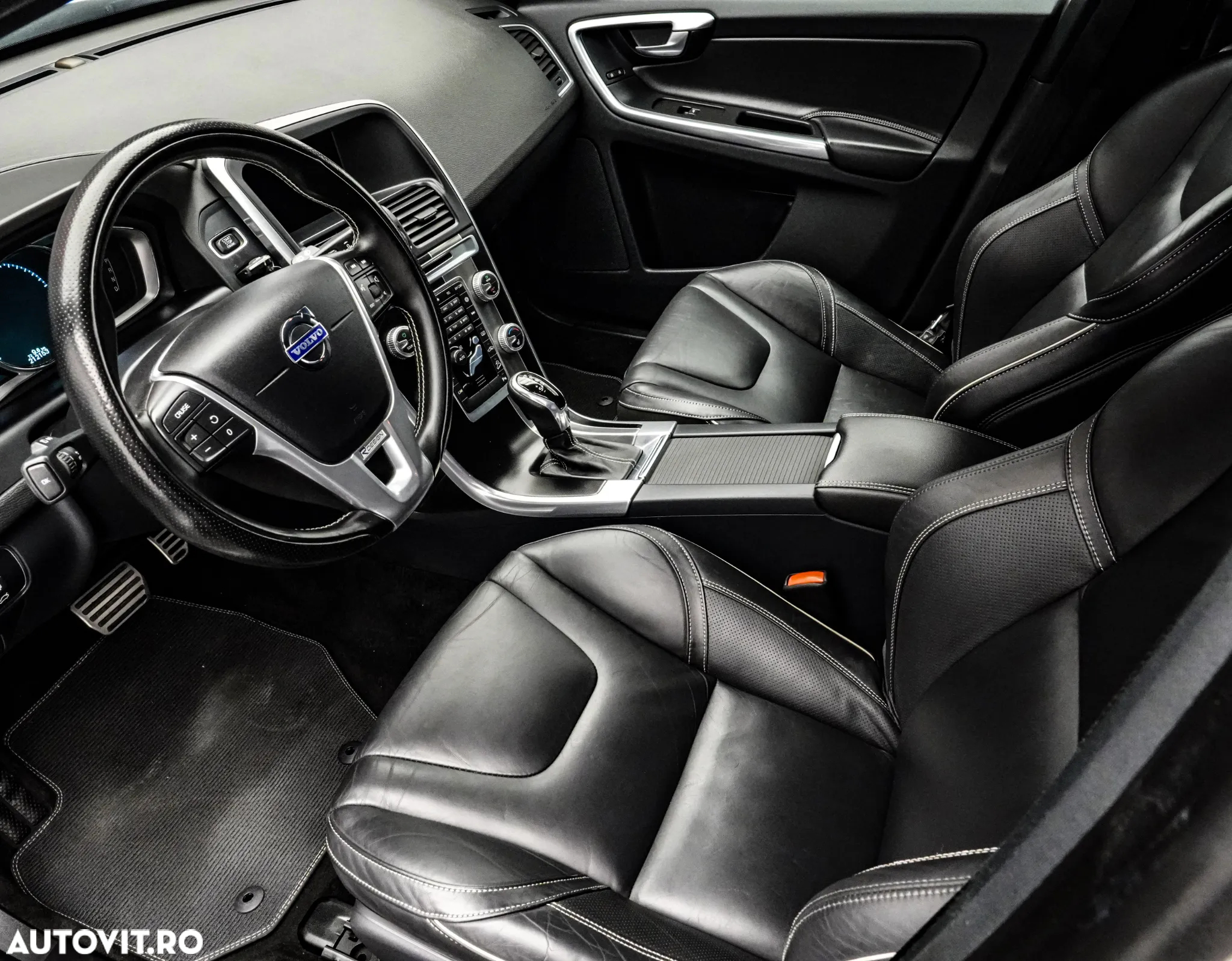 Volvo XC 60 D4AWD R-Design - 12