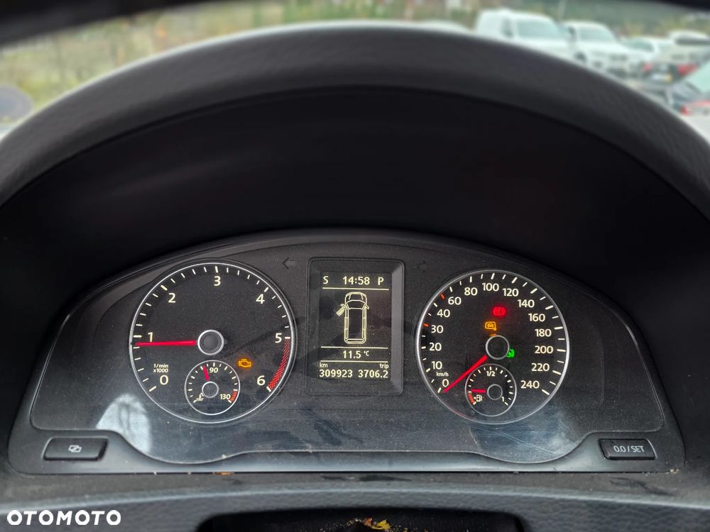 Volkswagen Multivan - 13