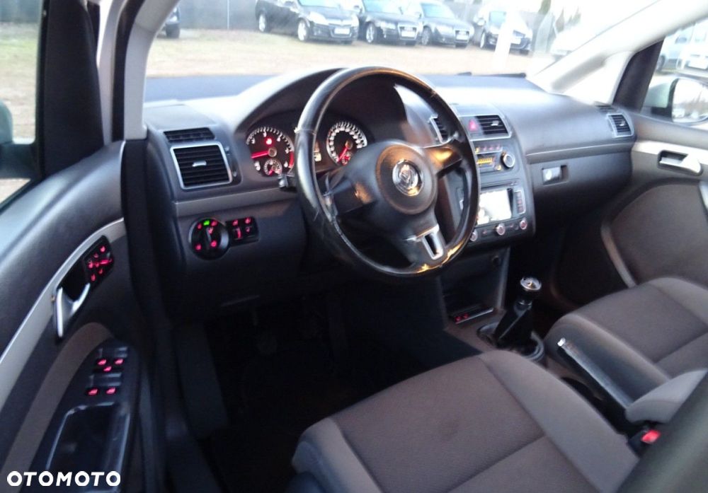 Volkswagen Touran - 3
