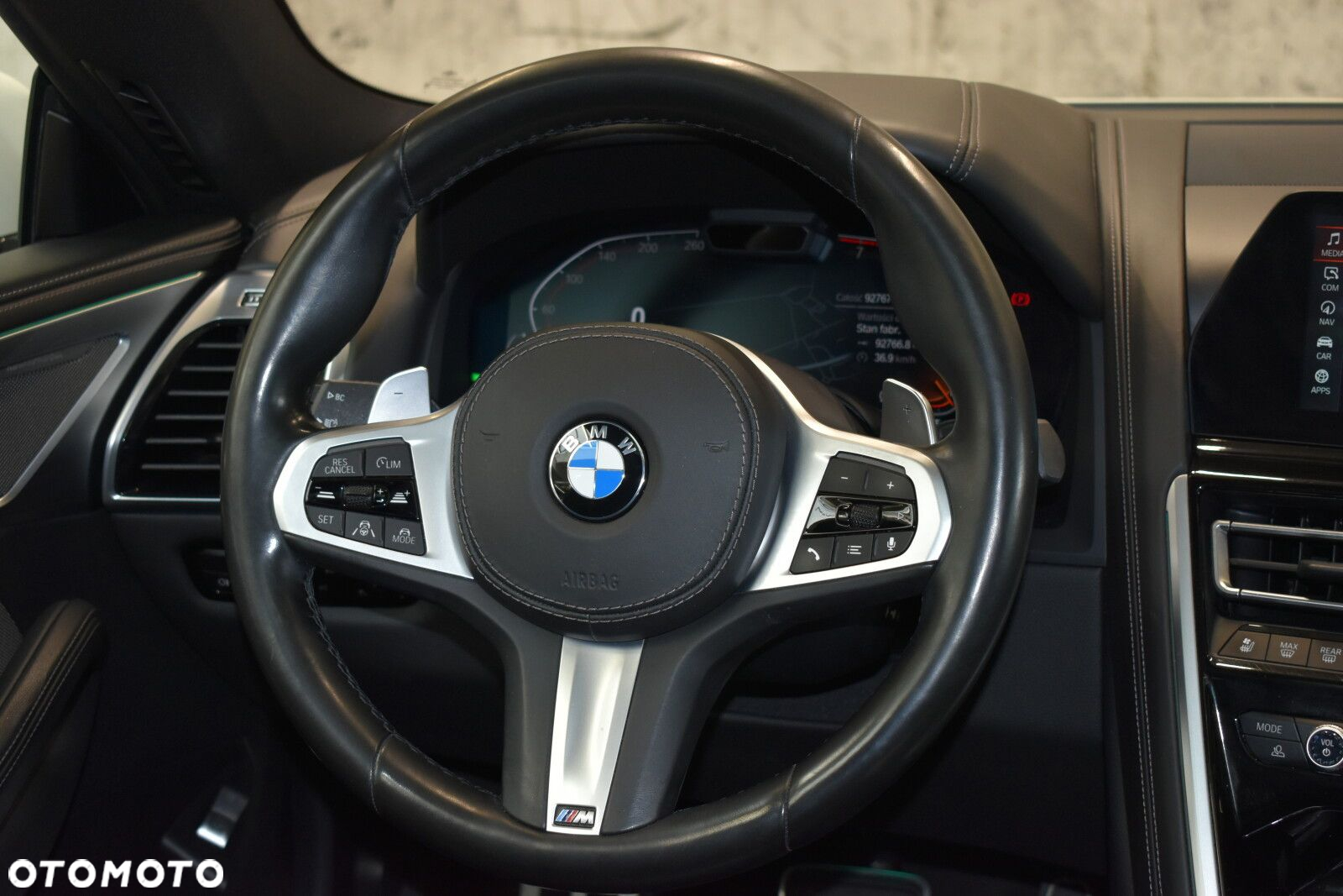 BMW Seria 8 - 11