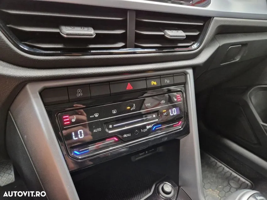 Volkswagen T-ROC - 8