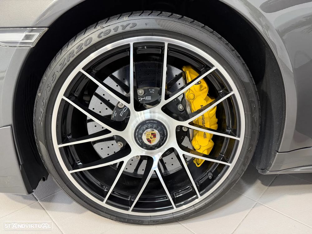 Porsche 911 (991) Turbo S - 17
