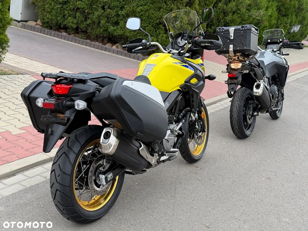 Suzuki V-STROM - 10