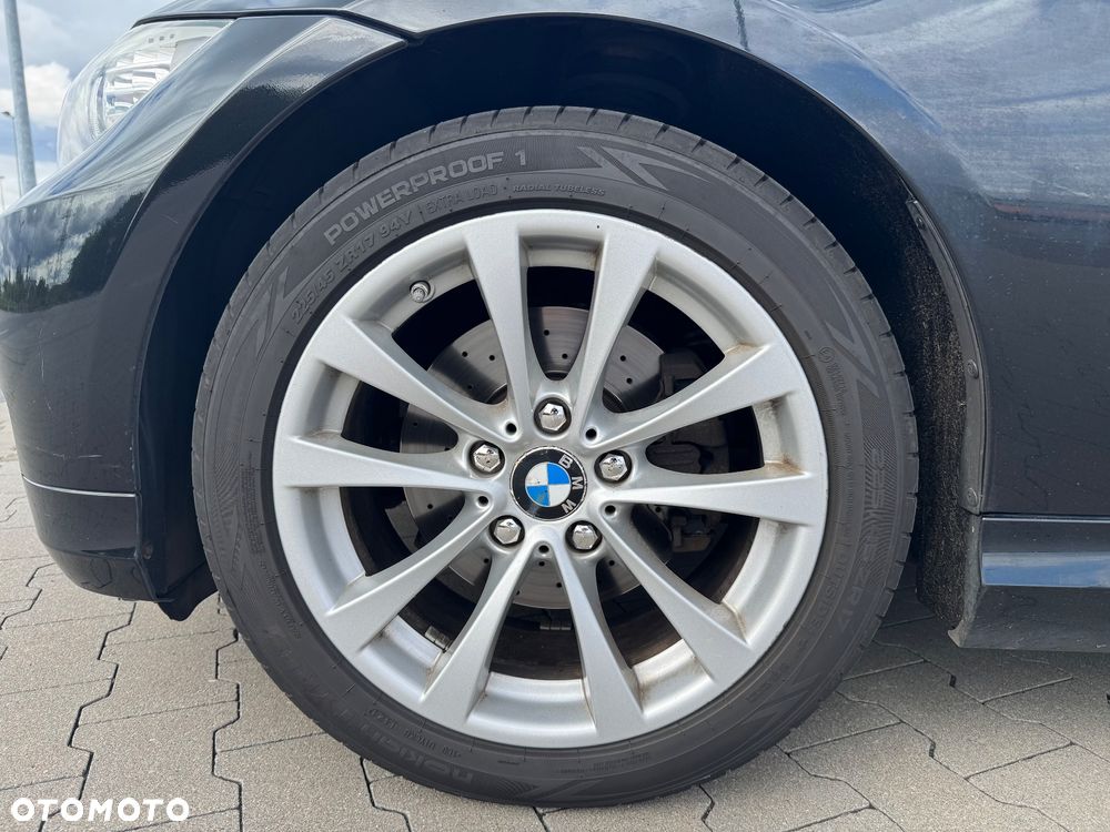 BMW Seria 3 325i - 3