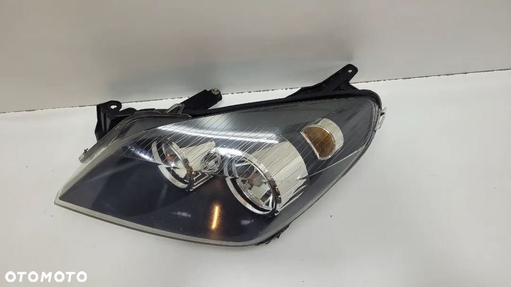 Lampa przód przednia LEWA  Astra III GTC CZARNA - 2