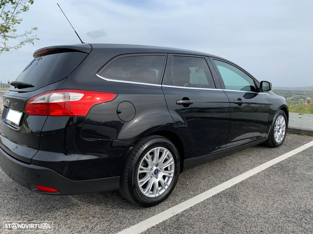 Ford Focus SW - 8