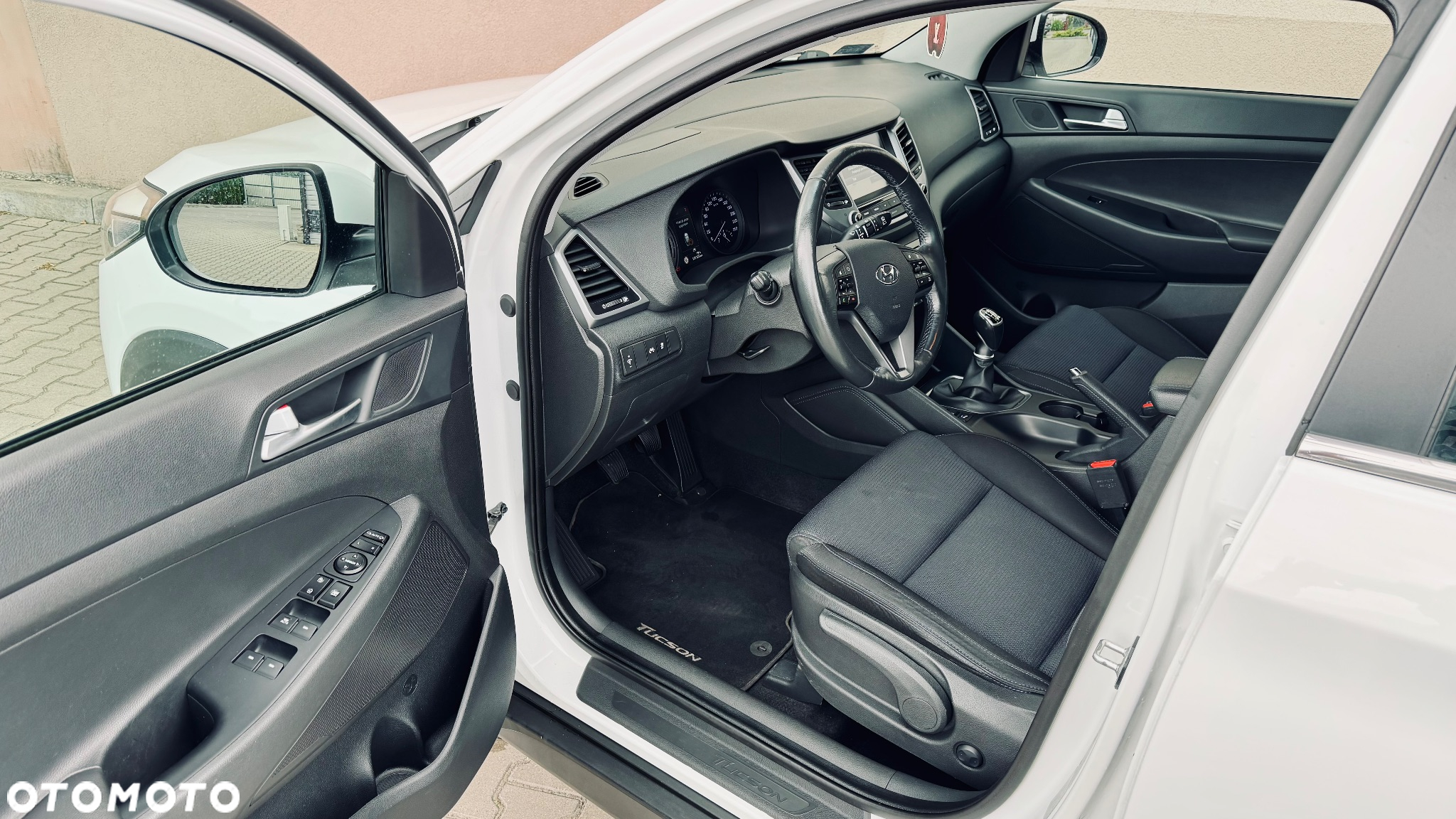 Hyundai Tucson 1.7 CRDI BlueDrive Style 2WD - 8