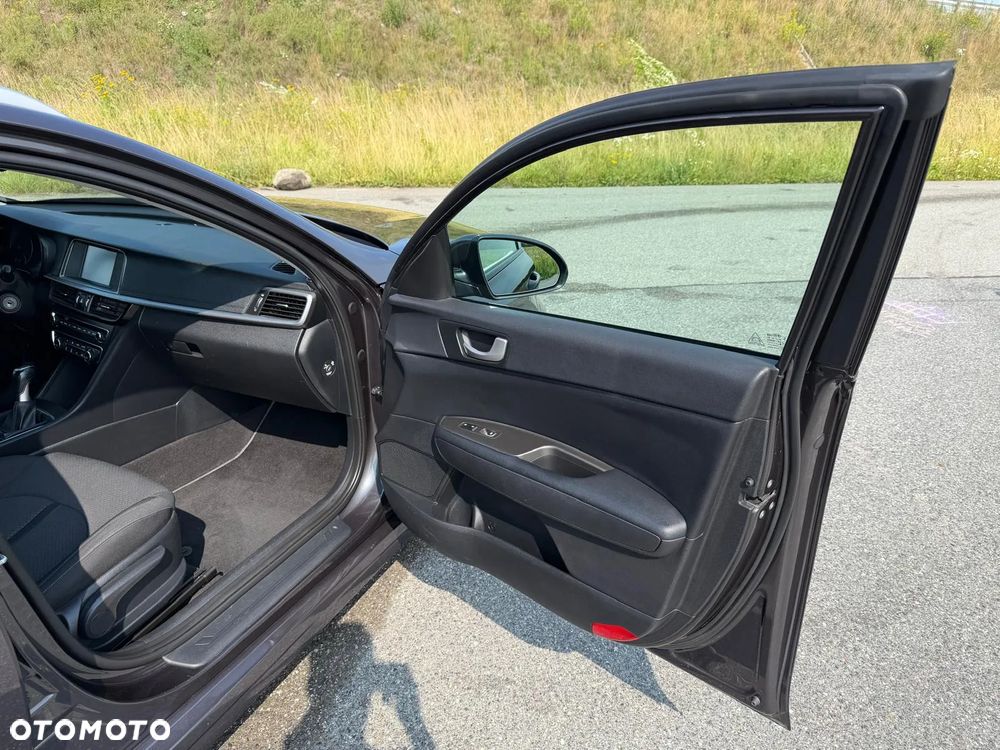 Kia Optima 2.0 M - 29