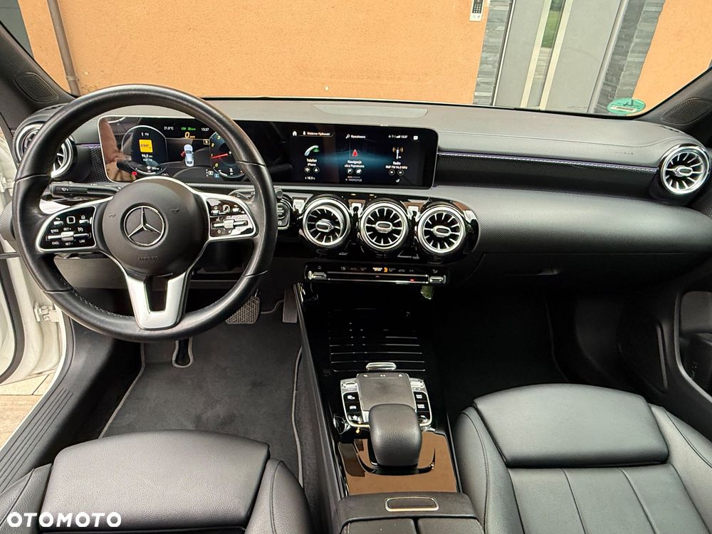Mercedes-Benz CLA - 9