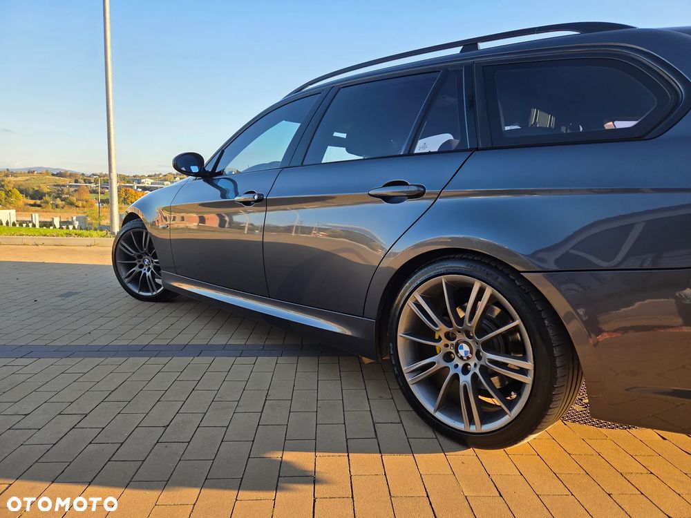 BMW Seria 3 325i - 24