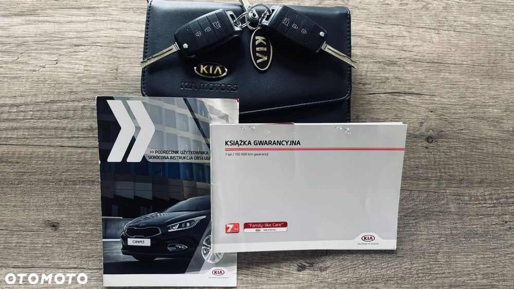 Kia Ceed - 38