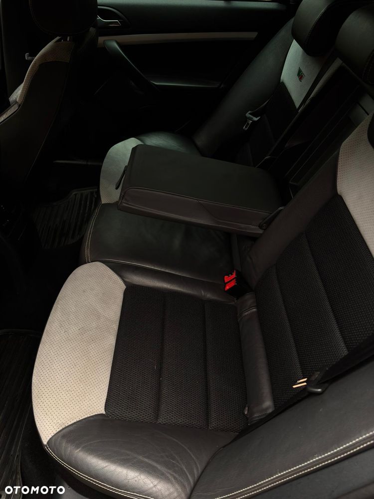 Skoda Octavia 2.0 TDI CR DPF RS - 12
