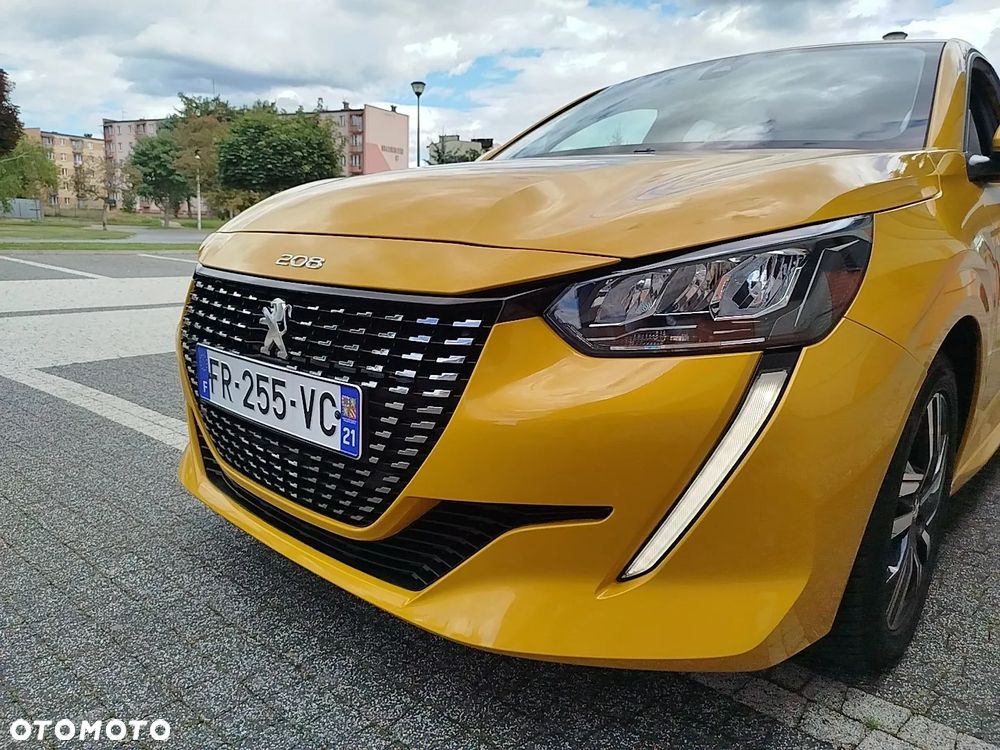 Peugeot 208 TURBO 100 Allure - 31