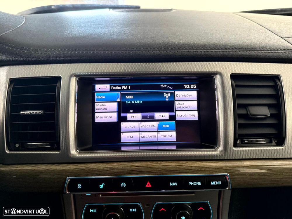 Jaguar XF 2.2 D Premium Luxury - 17