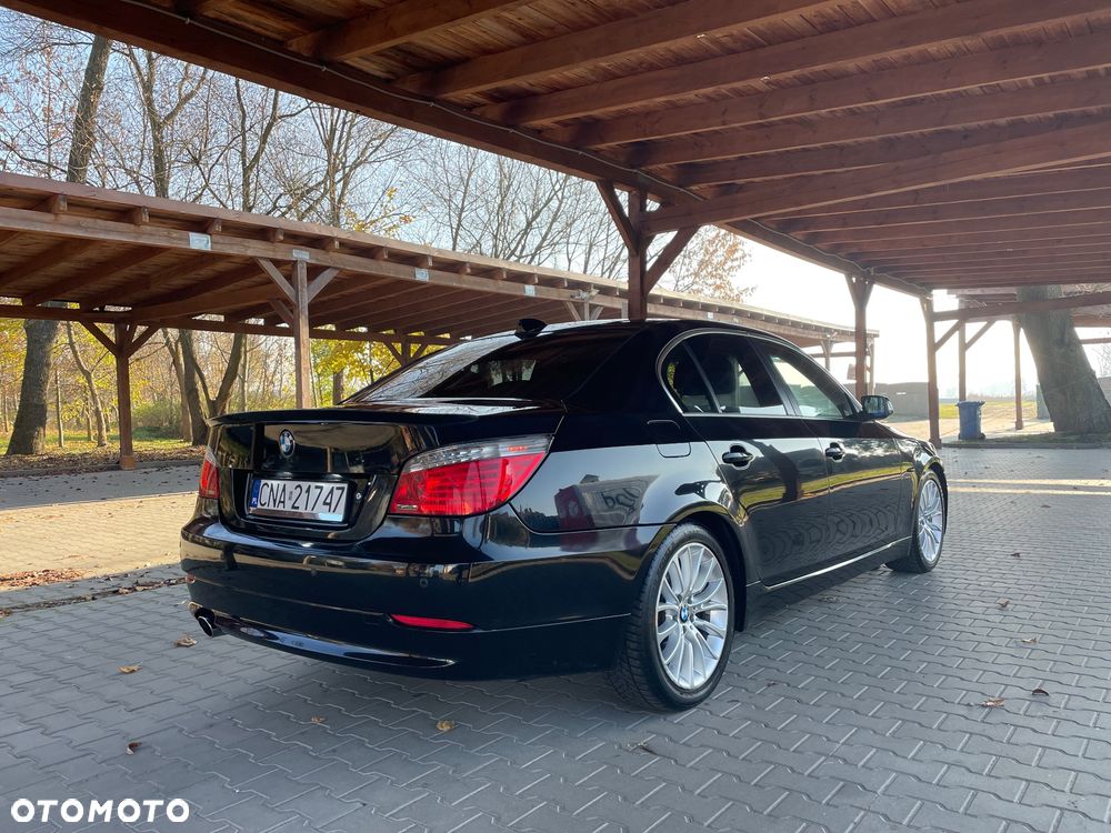 BMW Seria 5 520d - 32