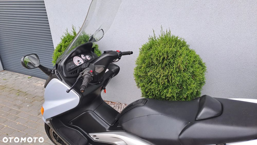 Yamaha Tmax - 30