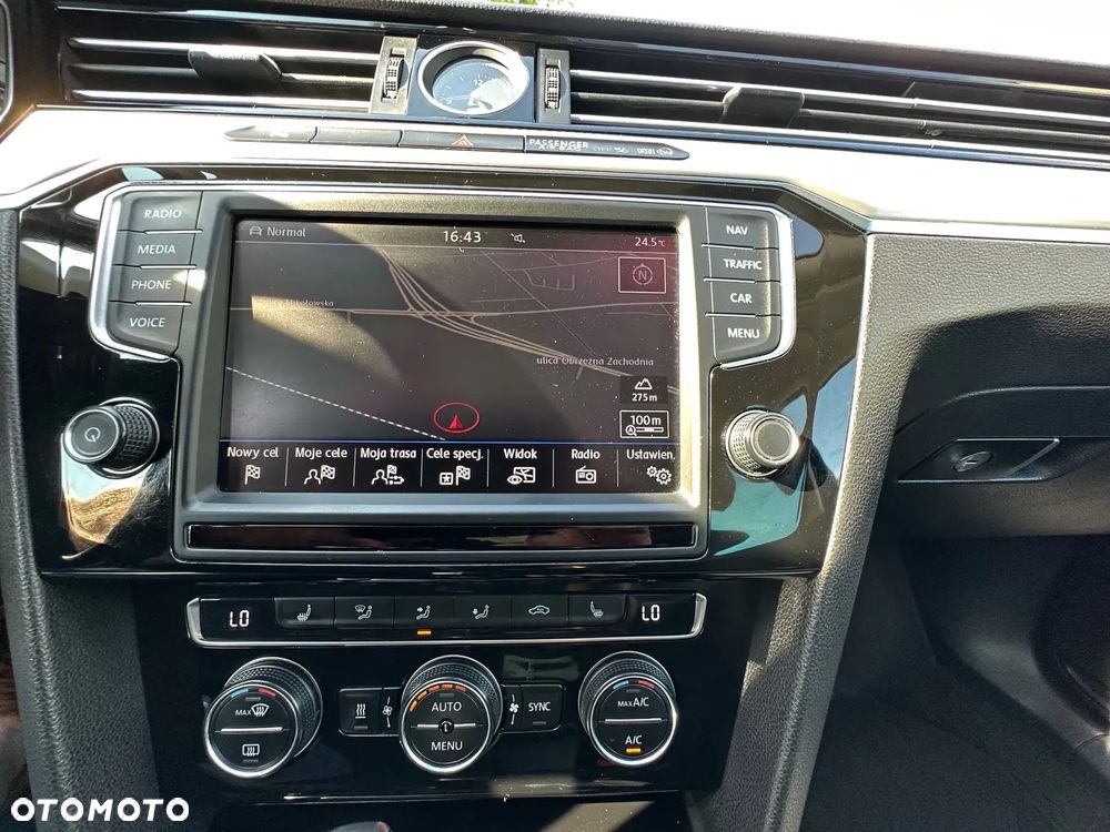 Volkswagen Passat Variant 2.0 TDI SCR DSG Highline - 29