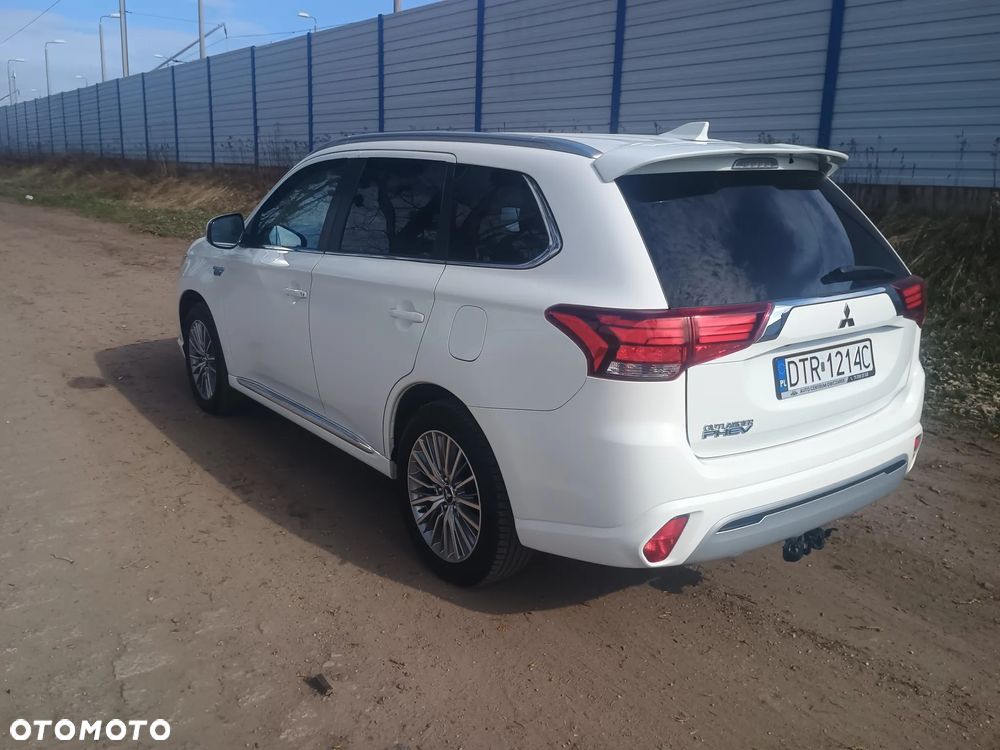 Mitsubishi Outlander - 9