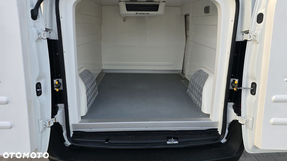 Fiat DOBLO MAXI LONG ❗❗SILNIK 1.6 / SKRZYNIA 6 BIEGÓW / CHŁODNIA-MROŹNIA +25 -25❗❗THERMO KING / ZABUDOWA LAMAR / DRZWI BOCZNE / GRZANIE / IZOTERMA / FULL OPCJA / KLIMATYZACJA / SALON POLSKA / JAK NOWY ❗❗ - 6
