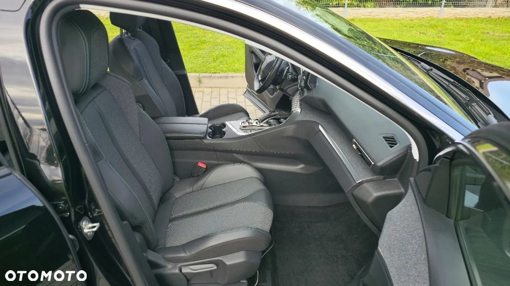 Peugeot 3008 1.6 PureTech Hybrid PHEV Allure Pack S&S EAT8 - 17