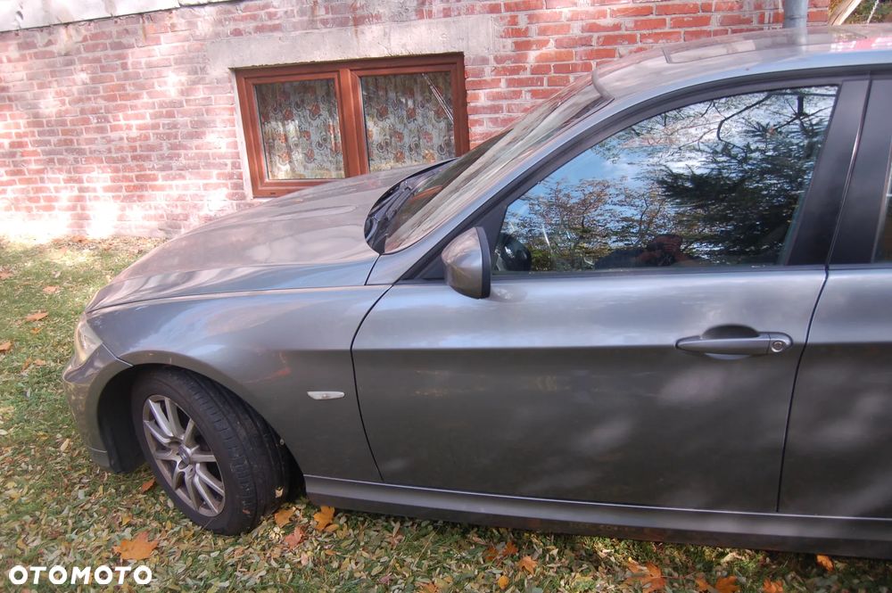 BMW Seria 3 320i - 17