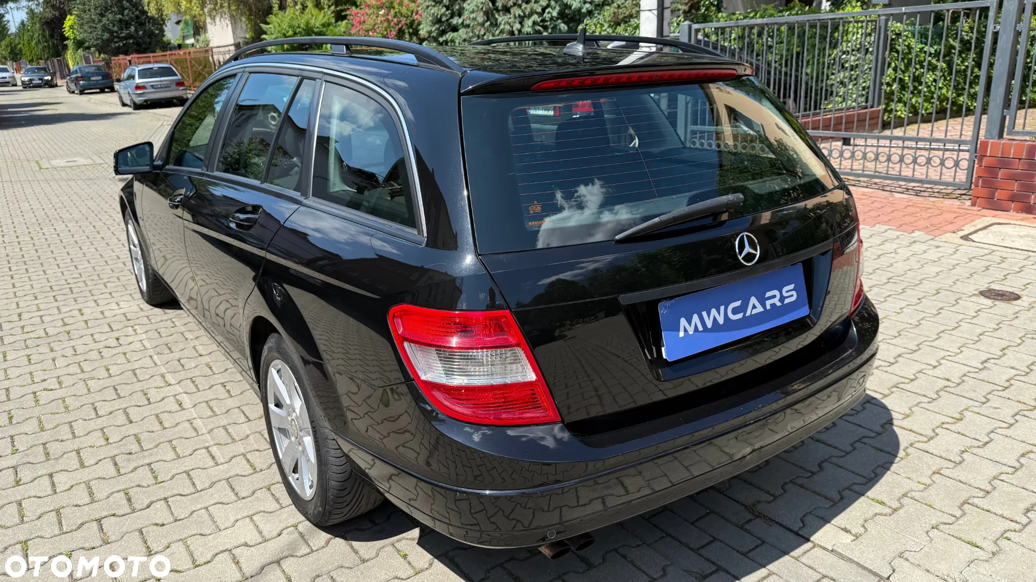 Mercedes-Benz Klasa C 180 T CGI BlueEFFICIENCY Elegance - 4