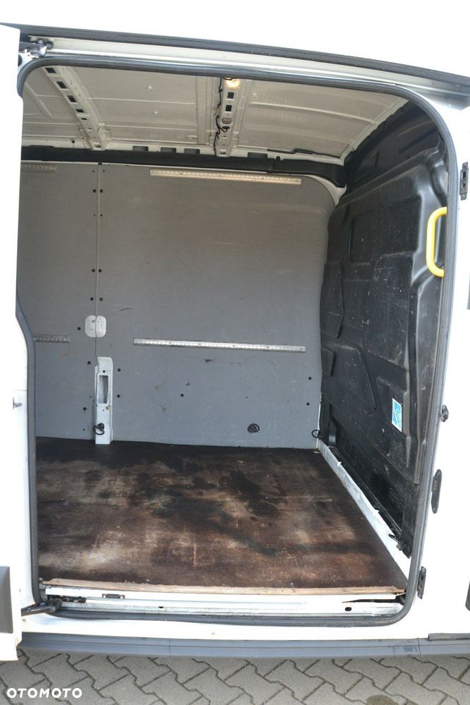 Ford Transit - 18