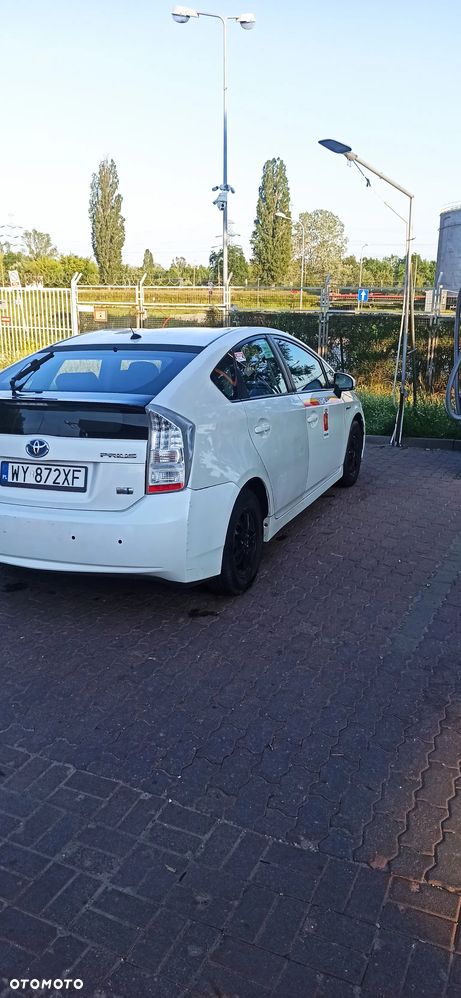 Toyota Prius 1.8 HSD Luna - 17
