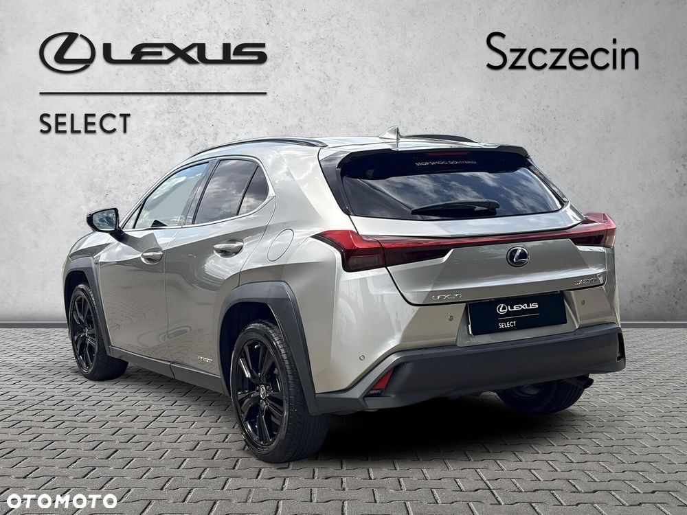 Lexus UX - 3