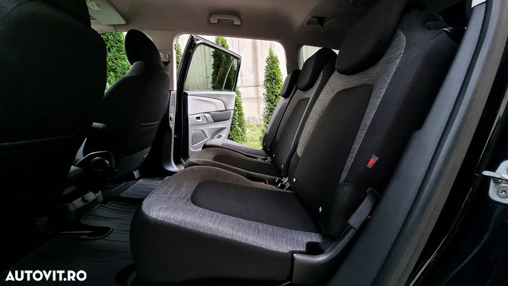 Citroën C4 BlueHDi 130 Stop&Start EAT8 PLUS - 17