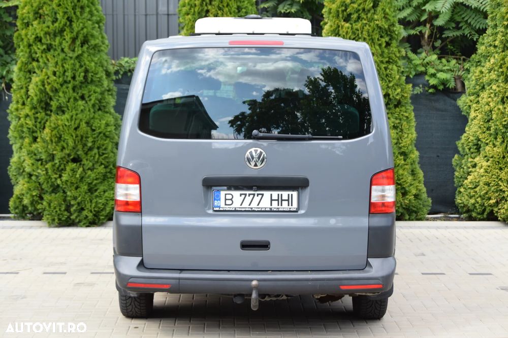 Volkswagen Caravelle - 8