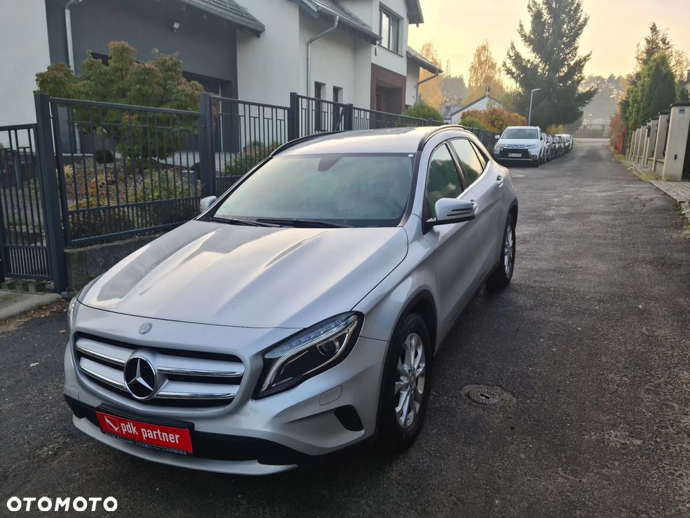 Mercedes-Benz GLA - 4