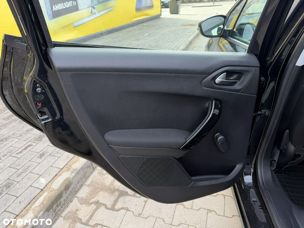 Peugeot 208 BlueHDi 100 Active - 29