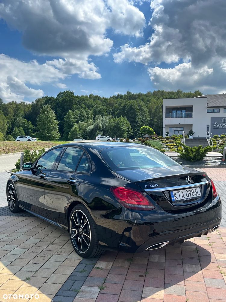 Mercedes-Benz Klasa C 300 9G-TRONIC - 5