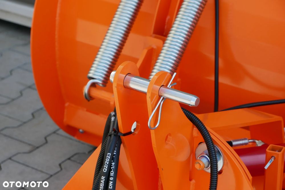 Inny Pługi do śniegu 1,5m - 2,0m (kat. I/II lub 0) - 12