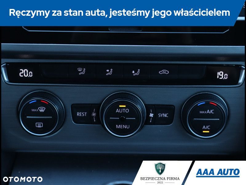 Volkswagen Passat - 16