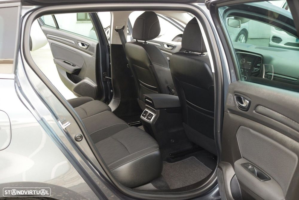 Renault Mégane Sport Tourer 1.5 Blue dCi Limited EDC - 24