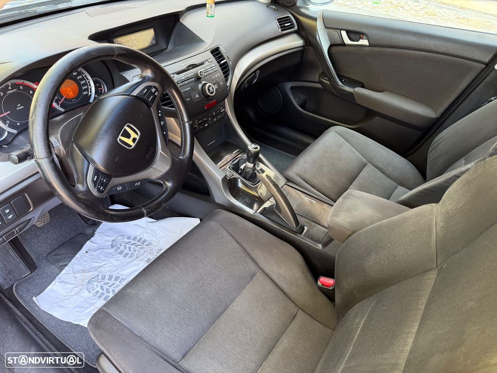 Honda Accord Tourer 2.2 i-DTEC Executive Top E.Limitada - 11