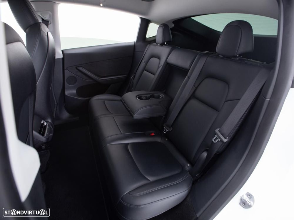 Tesla Model Y Long Range Dual Motor AWD - 12