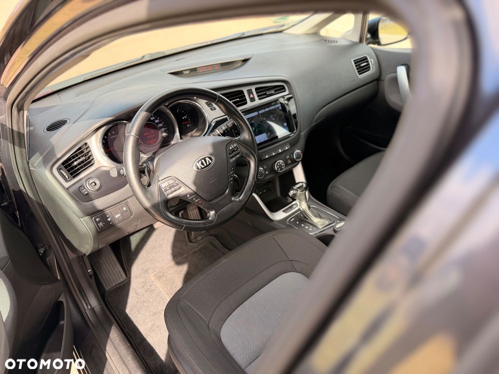 Kia Ceed 1.6 CRDi 128 Spirit - 11