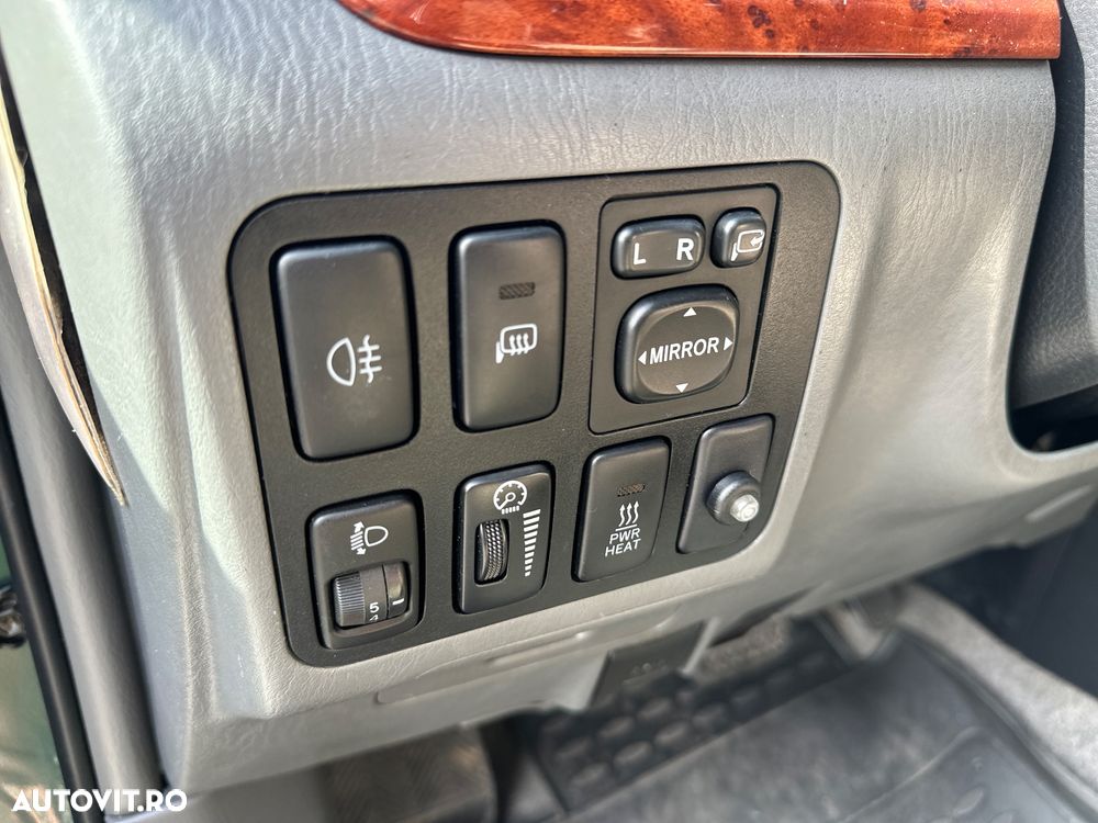 Toyota Land Cruiser - 21