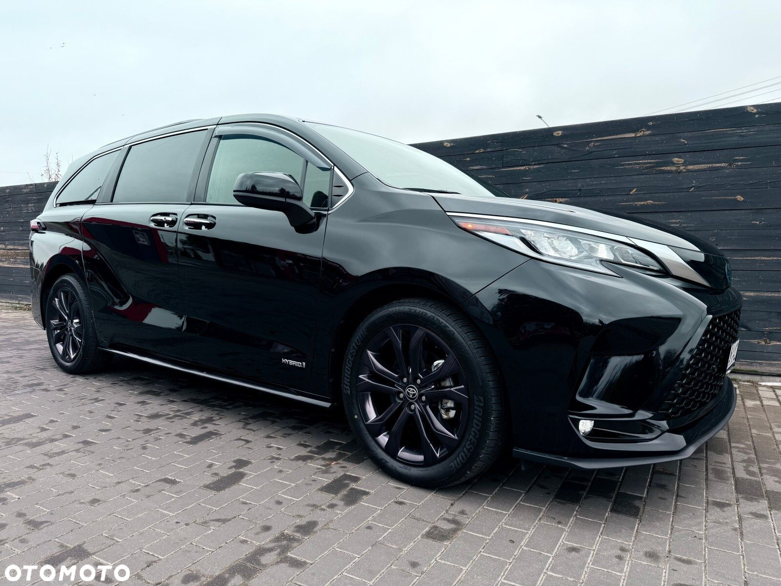 Toyota Sienna - 3
